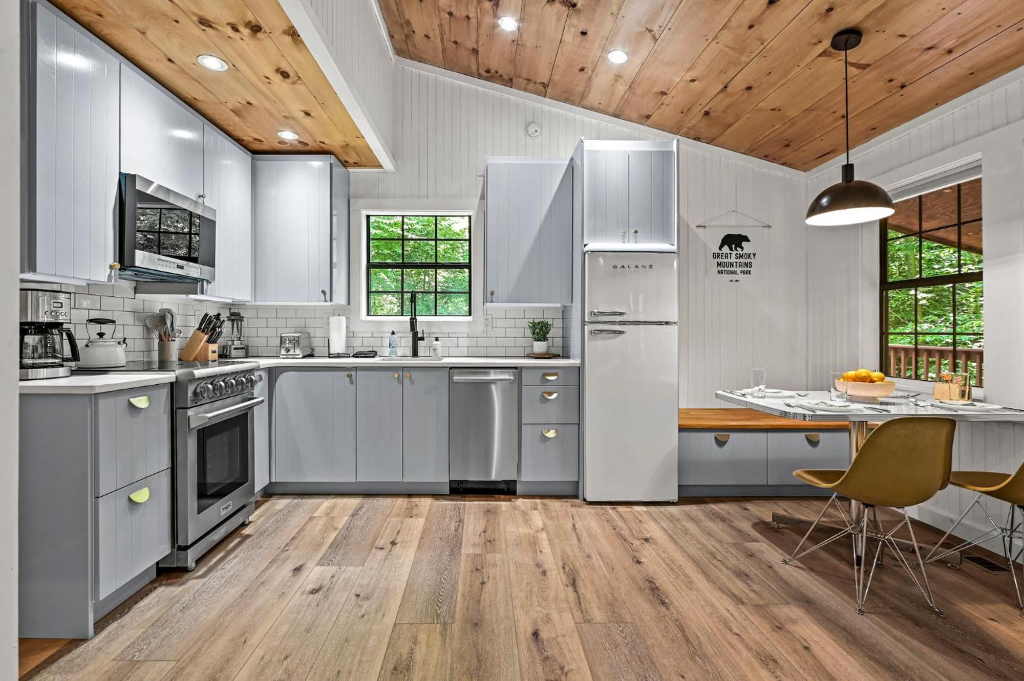 Smoky Mountains Hut Tub Cabin Dog Friendly Sevierville Ngoại thất bức ảnh