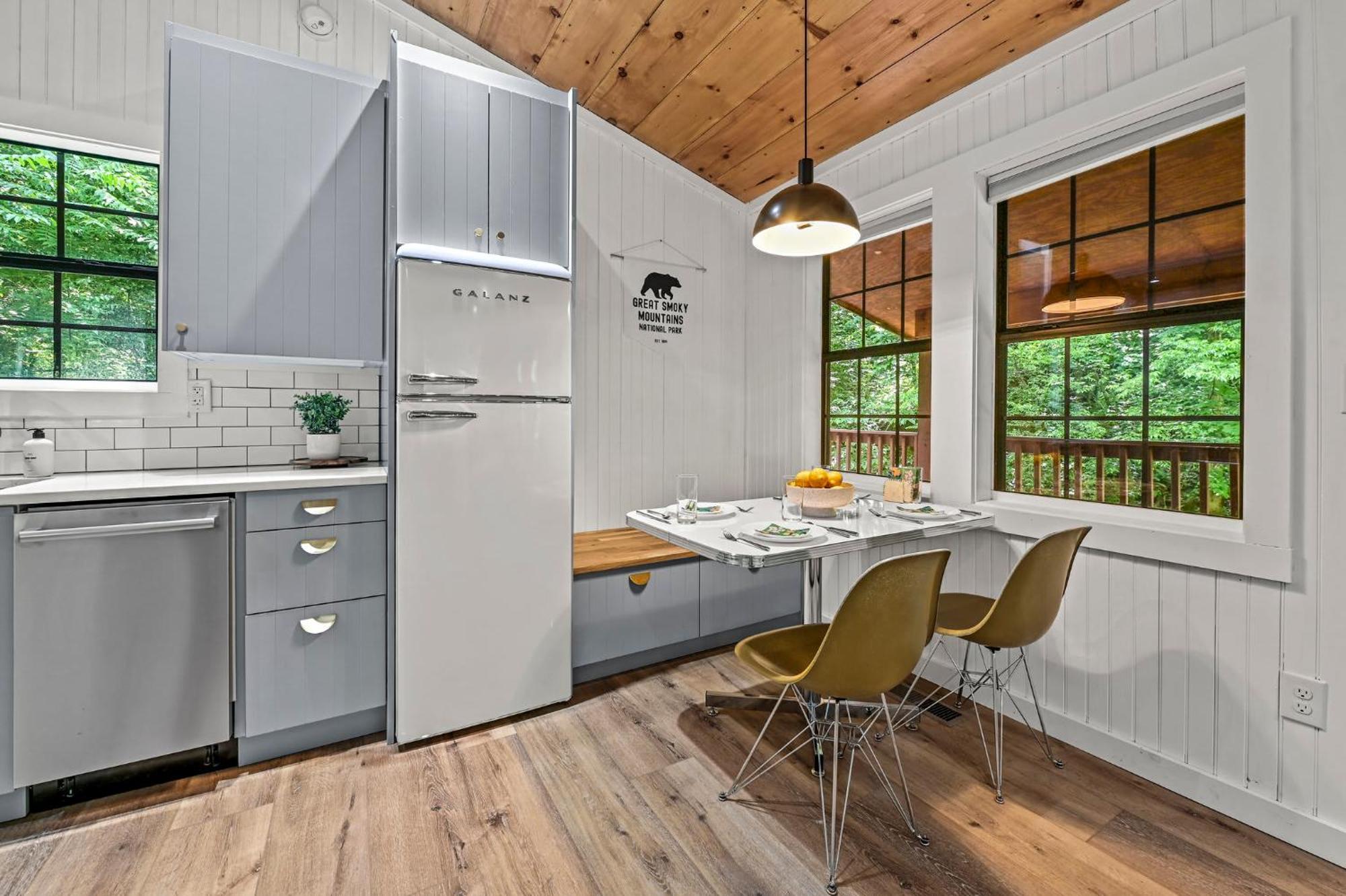Smoky Mountains Hut Tub Cabin Dog Friendly Sevierville Ngoại thất bức ảnh